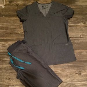 1 HR SALE ONLY FIGS SCRUBS SET XXS